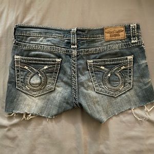 Woman’s Jean shorts size 28